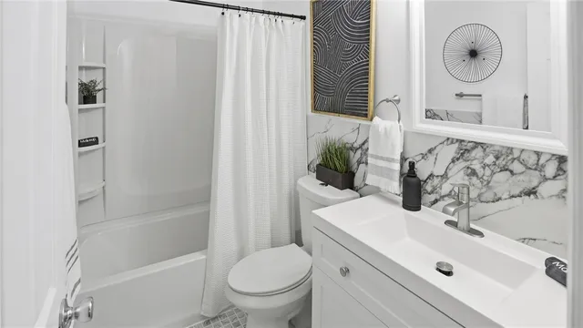 $199,900 | 96 Surrey Hill Way, Henrietta, NY 14623