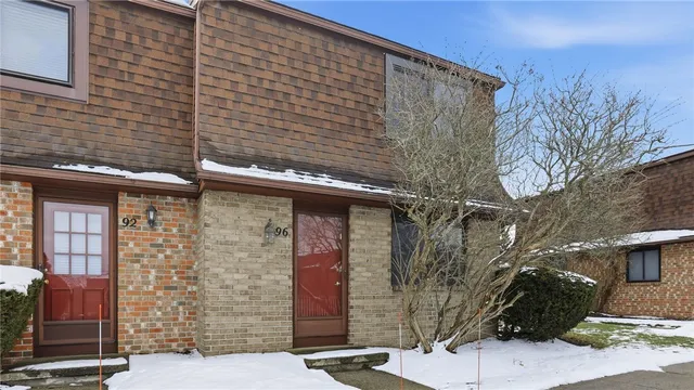 $199,900 | 96 Surrey Hill Way, Henrietta, NY 14623