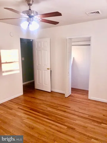 a view of empty room with window