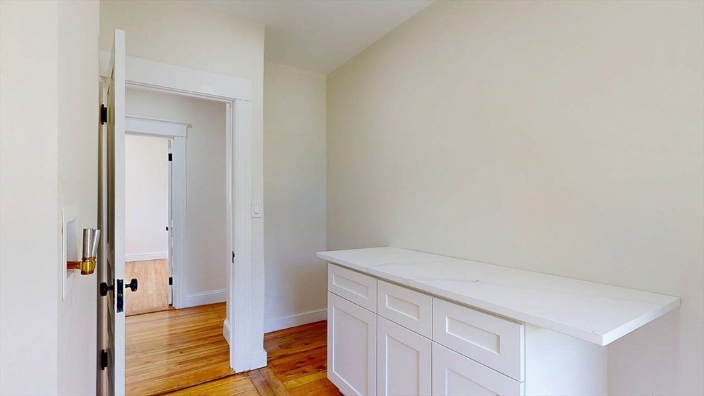 911 Pleasant Street Worcester, MA 01602 - Photo 30 of 42