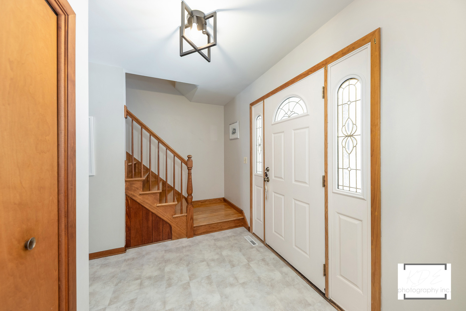 1236 Hercules Lane Naperville, IL 60540 - Photo 4 of 41 a view of a hallway with front door