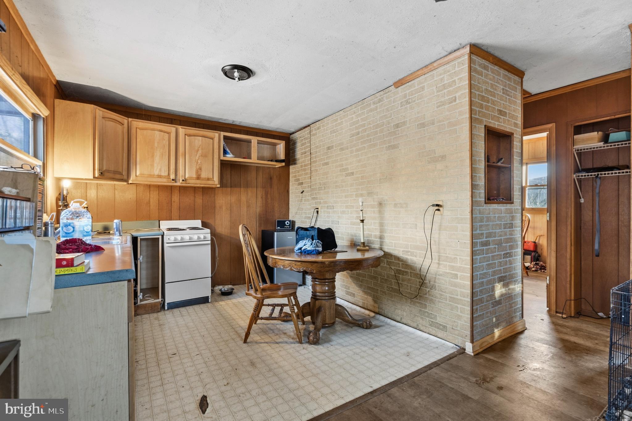 174 Bluebird Way Front Royal, VA 22630 - Photo 6 of 10 Eat In Kitchen