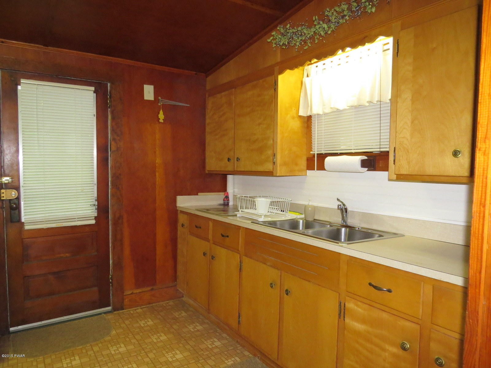 147 Ridgefield Point Road Greentown, PA 18426 - Photo 12 of 31
