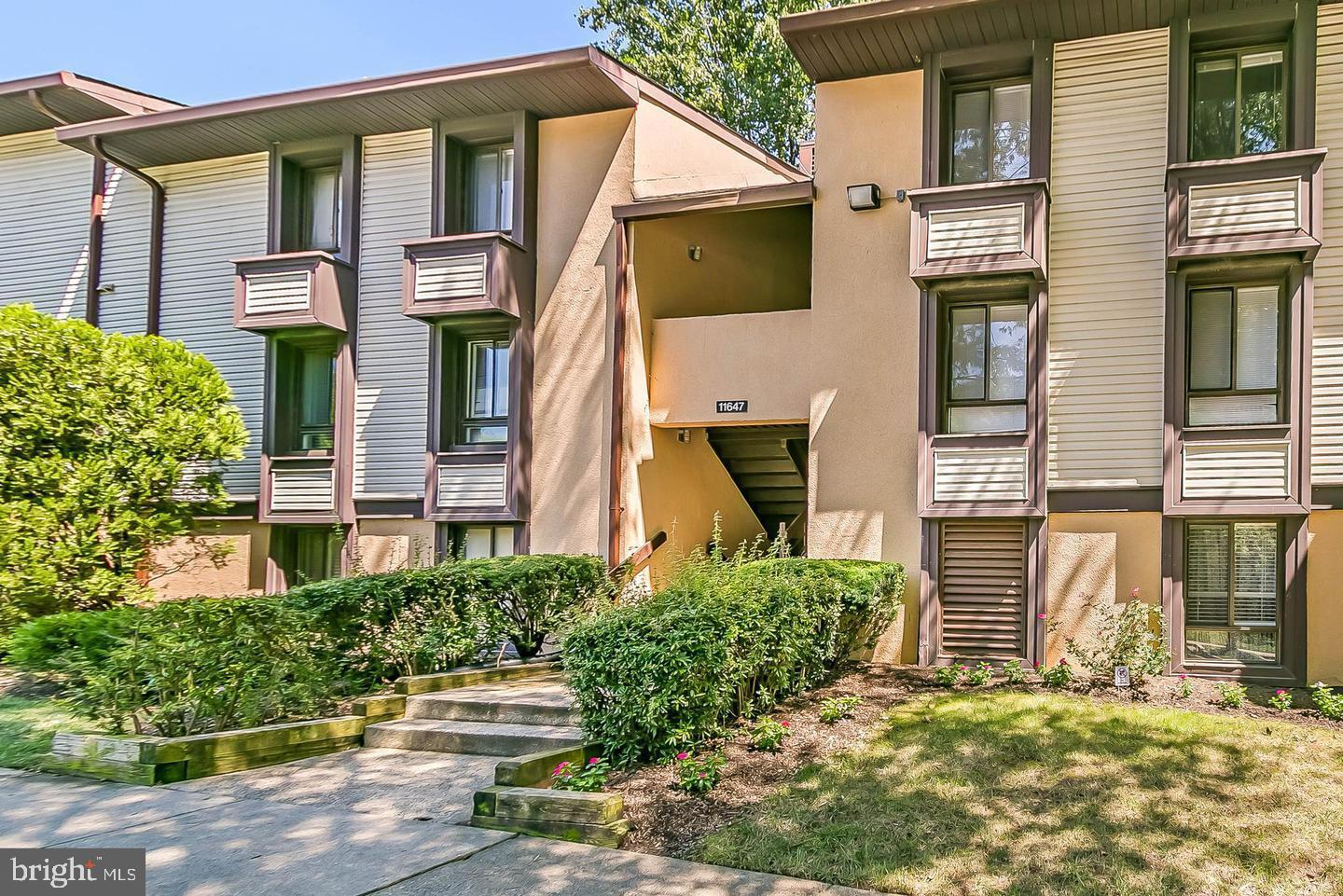 11647 Stoneview Square, Unit 88/2B Reston, VA 20191 - Photo 2 of 7