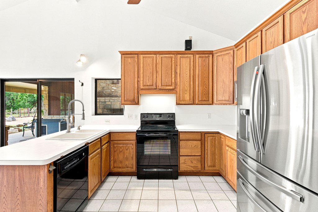 118 Re Ranch Road Kerrville, TX 78028 - Photo 8 of 36 Gallery Image 8