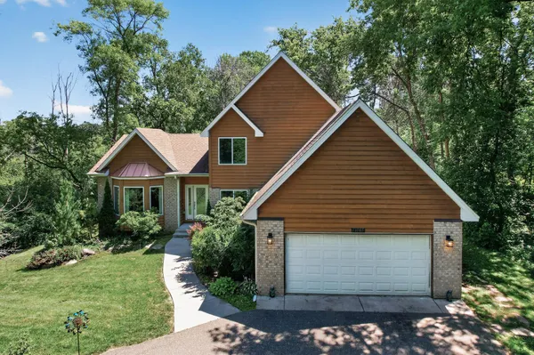 $810,000 | 13707 Green Briar Drive, Minnetonka, MN 55305