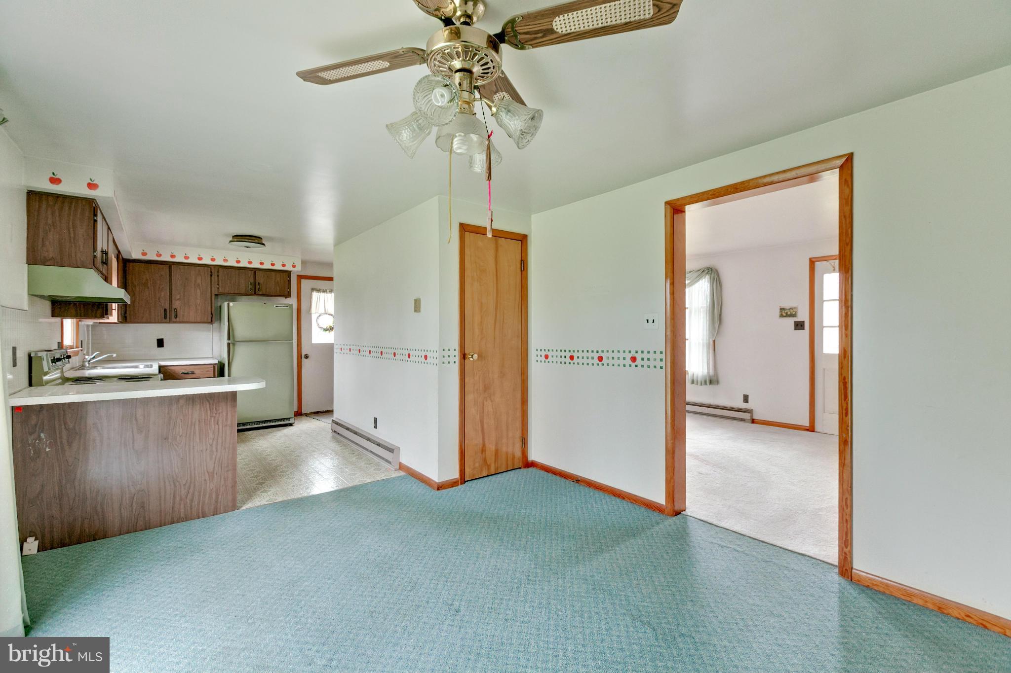 11930 Walnut Point Road Hagerstown, MD 21740 - Photo 4 of 30 Dining Room