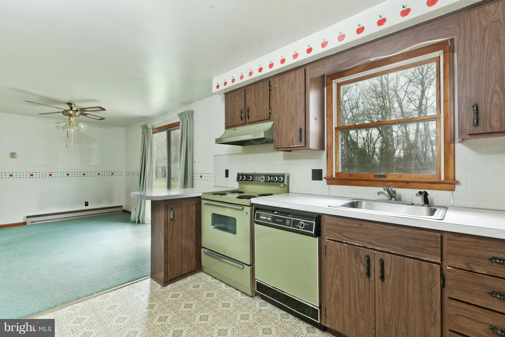 11930 Walnut Point Road Hagerstown, MD 21740 - Photo 7 of 30 Kitchen