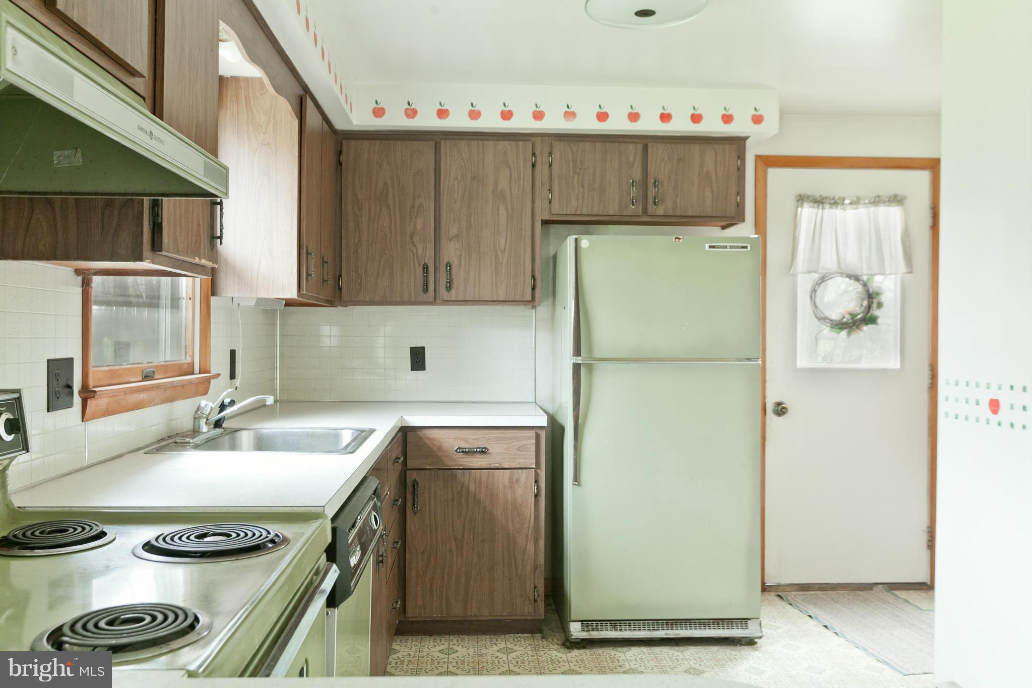 11930 Walnut Point Road Hagerstown, MD 21740 - Photo 10 of 30 Kitchen