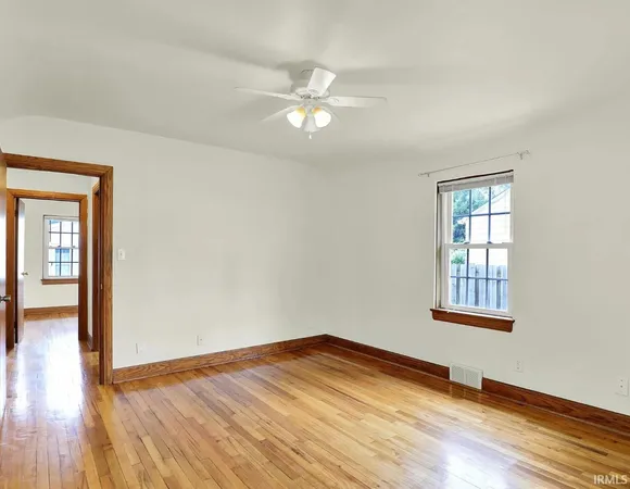 $2,900 | 916 East Maxwell Lane, Bloomington, IN 47401