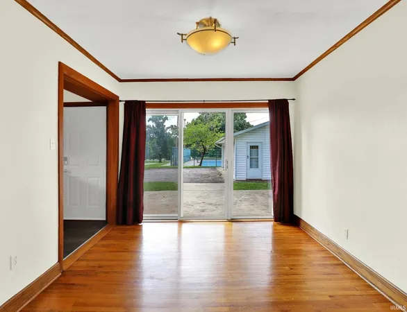 $2,900 | 916 East Maxwell Lane, Bloomington, IN 47401