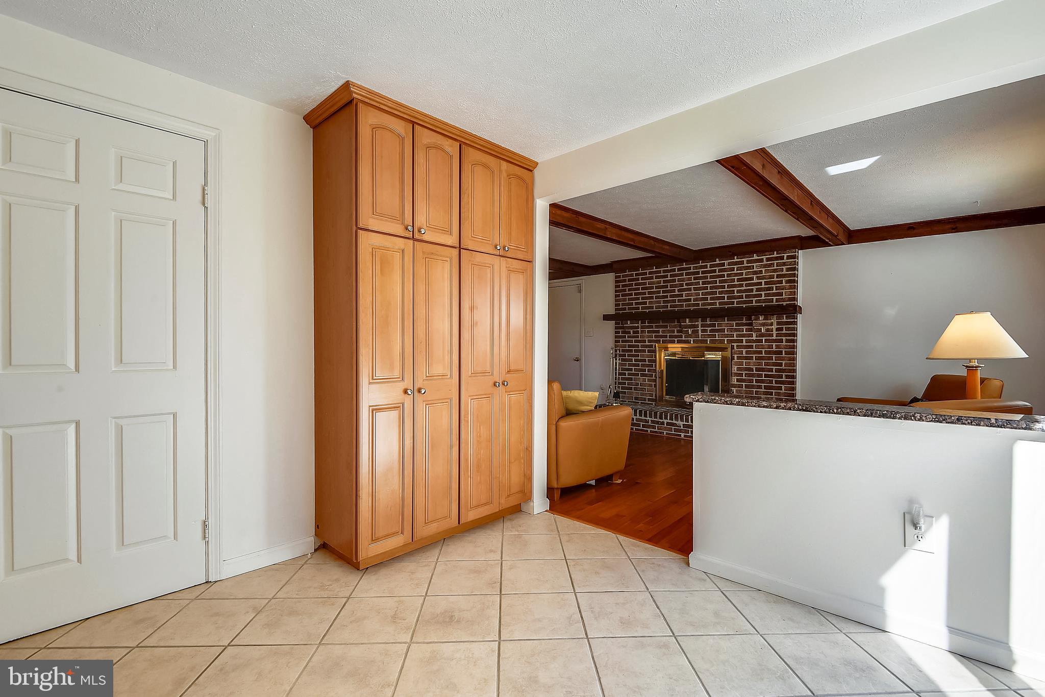 9401 Huntmaster Road Laytonsville, MD 20882 - Photo 17 of 56 Breakfast area has a matching cabinetry pantry