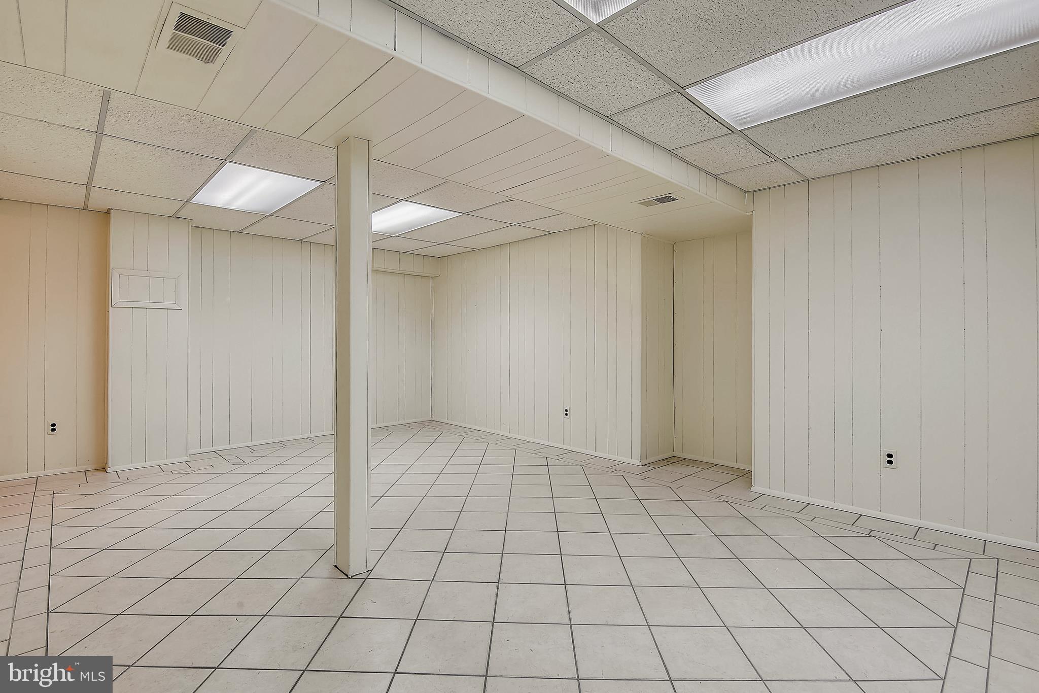 9401 Huntmaster Road Laytonsville, MD 20882 - Photo 43 of 56 Recreation room has utility & laundry rooms