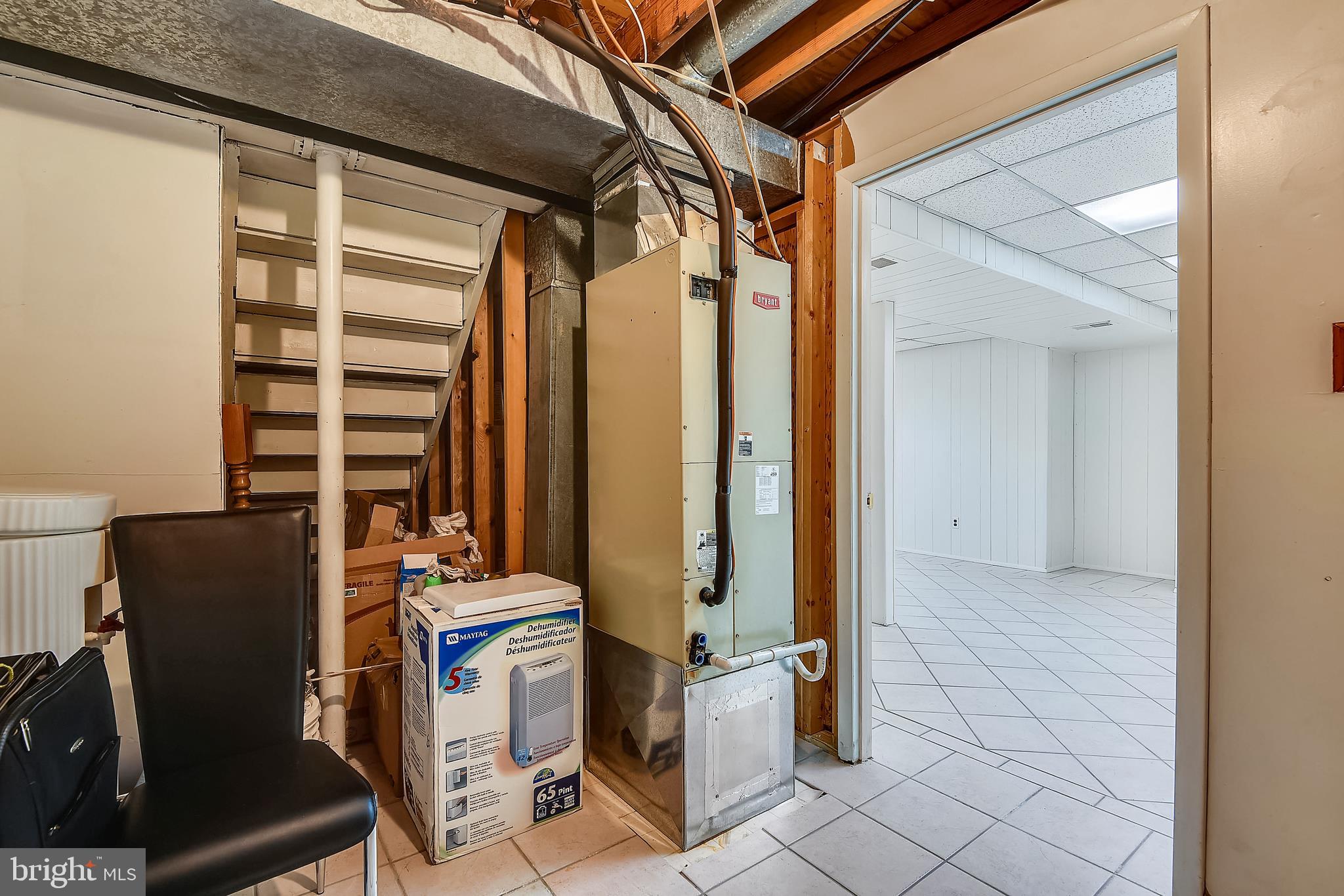 9401 Huntmaster Road Laytonsville, MD 20882 - Photo 46 of 56 Utility and laundry room