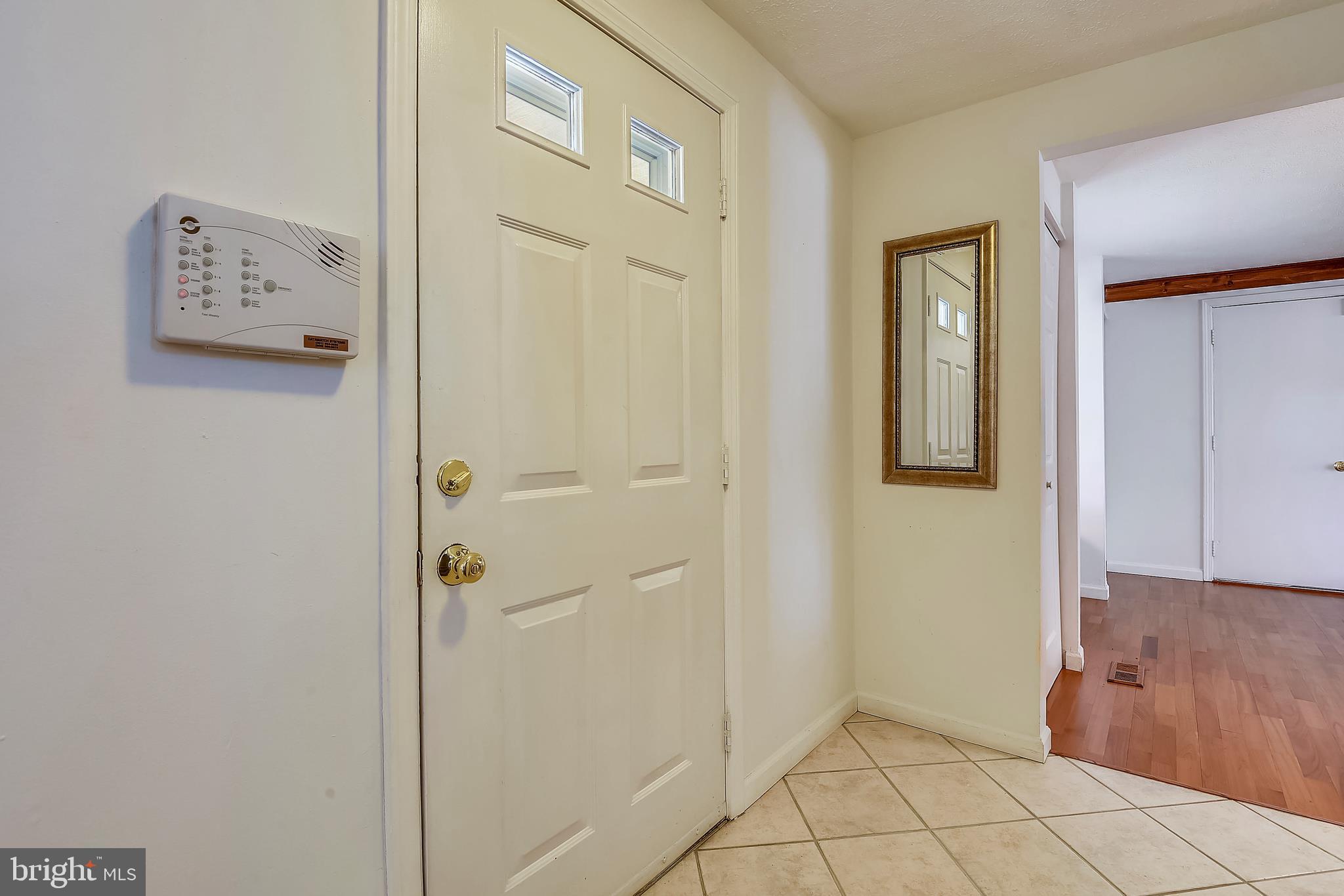 9401 Huntmaster Road Laytonsville, MD 20882 - Photo 6 of 56 Foyer has ceramic tile floor