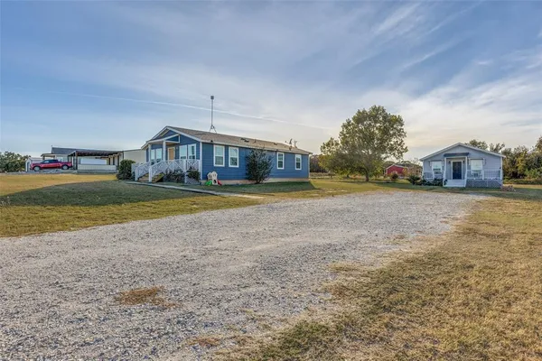 $330,000 | 113 McCrae Lane, Boyd, TX 76023