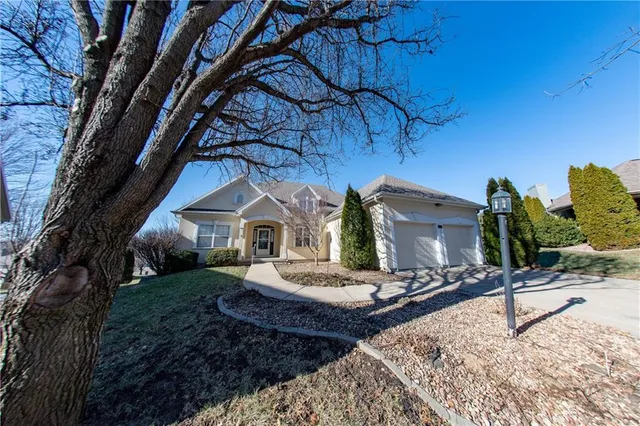 $409,000 | 3710 Durham Court, St. Joseph, MO 64506