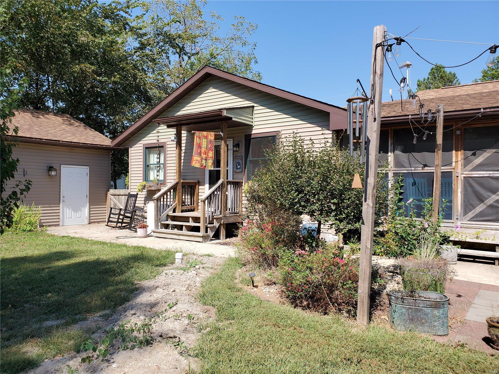 242 Main Street Radom, IL 62808 - Photo 6 of 34 Gallery Image 6