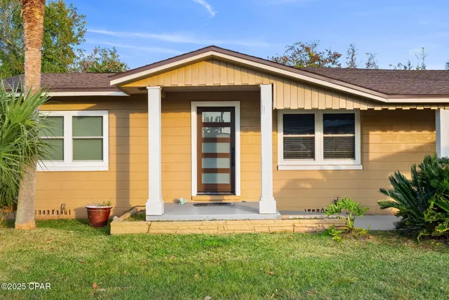 $2,200 | 1528 Oak Avenue, Panama City, FL 32405