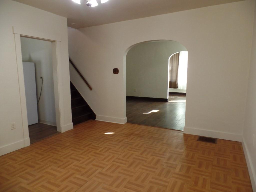 454 Mapleton Avenue Pittsburgh, PA 15228 - Photo 4 of 32 Gallery Image 4
