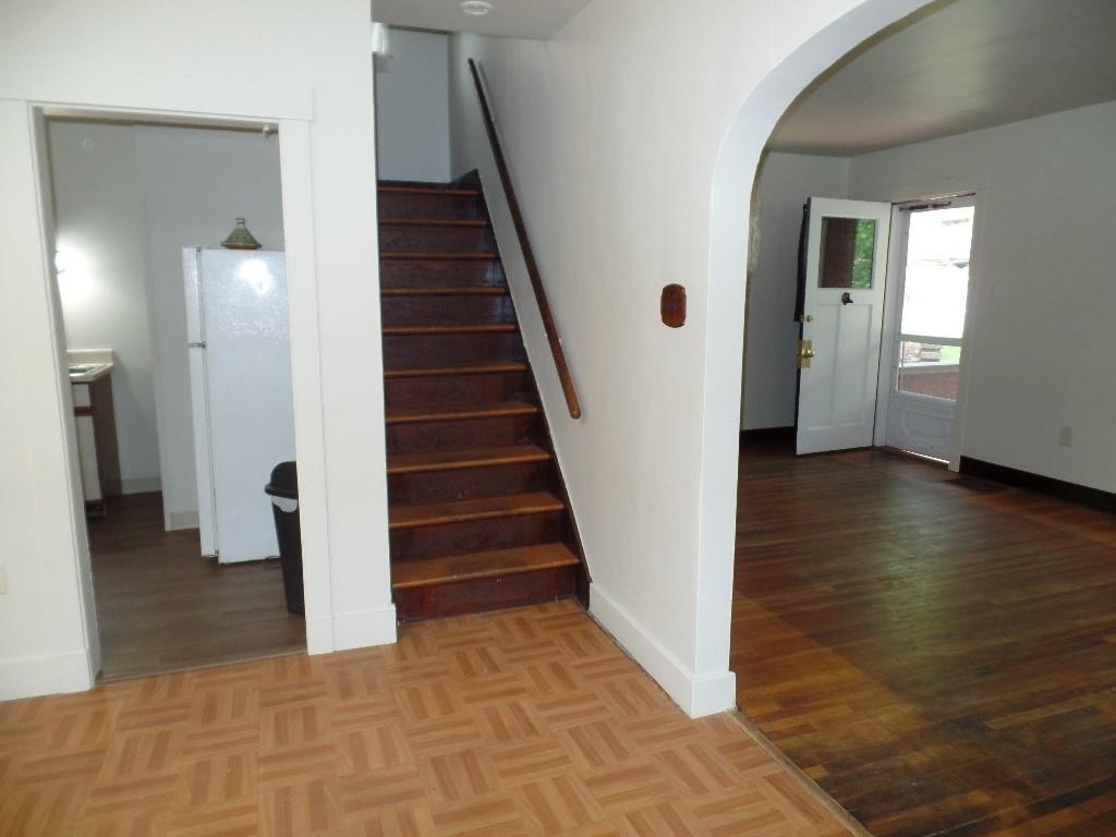 454 Mapleton Avenue Pittsburgh, PA 15228 - Photo 6 of 32 Gallery Image 6