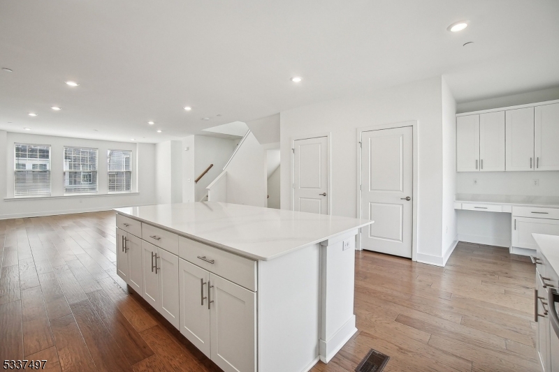 10 Cecala Road Morris Plains, NJ 07950 - Photo 6 of 25