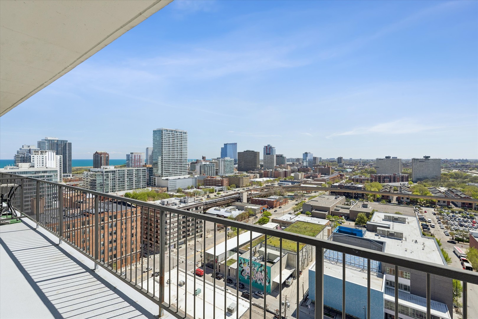 1530 South State Street, Unit 17R Chicago, IL 60605 - Photo 30 of 44 a view of a balcony with city