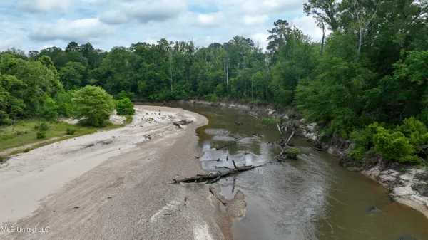 $360,000 | 570 Mississippi Summit, Summit, MS 39666
