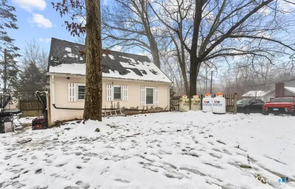 $219,900 | 30 Barbara Avenue, East Hampton, CT 06424