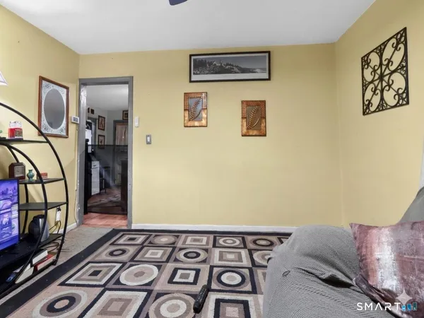 $219,900 | 30 Barbara Avenue, East Hampton, CT 06424
