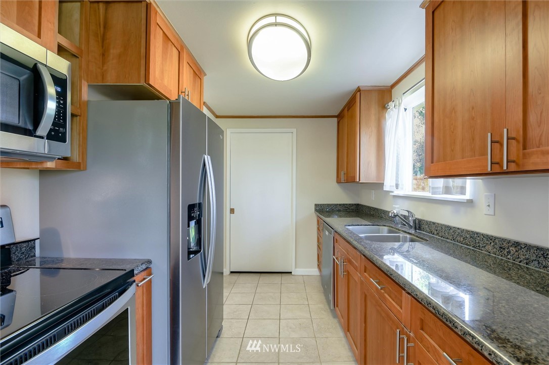 11652 Southeast 164th Street Renton, WA 98058 - Photo 13 of 27 Gallery Image 13
