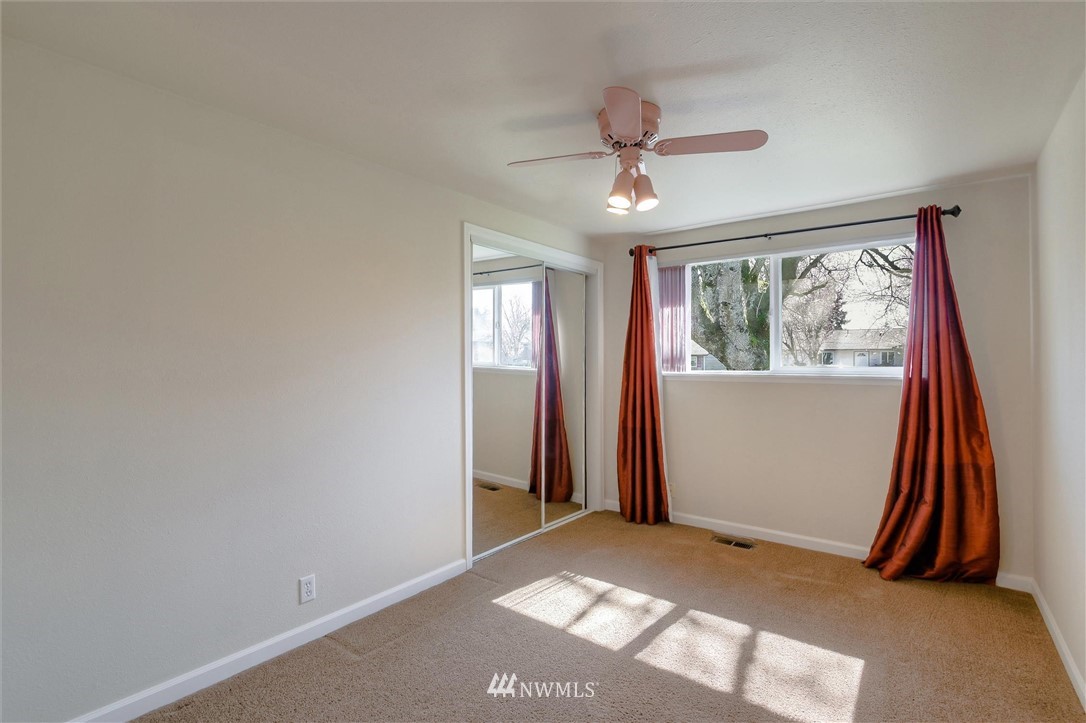 11652 Southeast 164th Street Renton, WA 98058 - Photo 15 of 27 Gallery Image 15