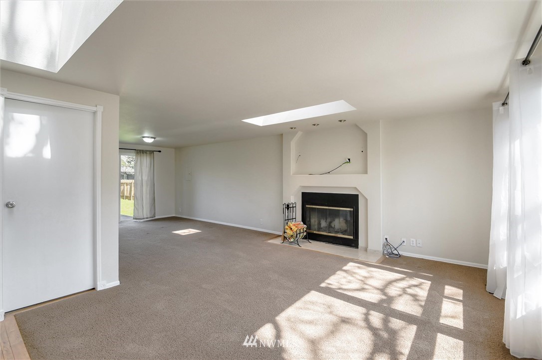 11652 Southeast 164th Street Renton, WA 98058 - Photo 6 of 27 Gallery Image 6