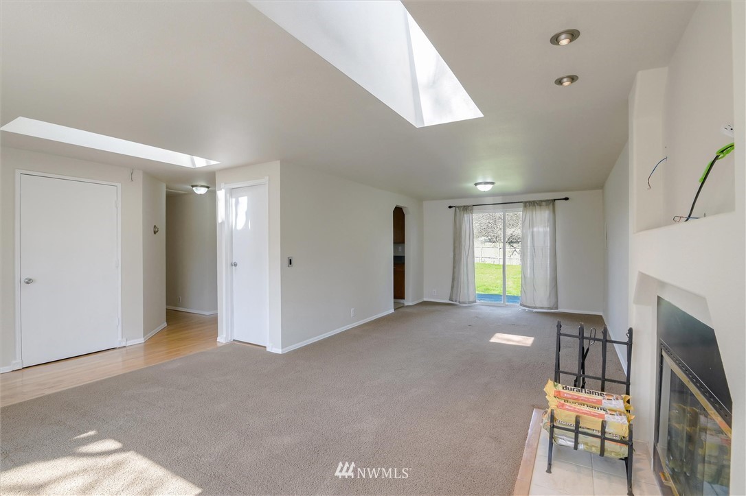 11652 Southeast 164th Street Renton, WA 98058 - Photo 8 of 27 Gallery Image 8