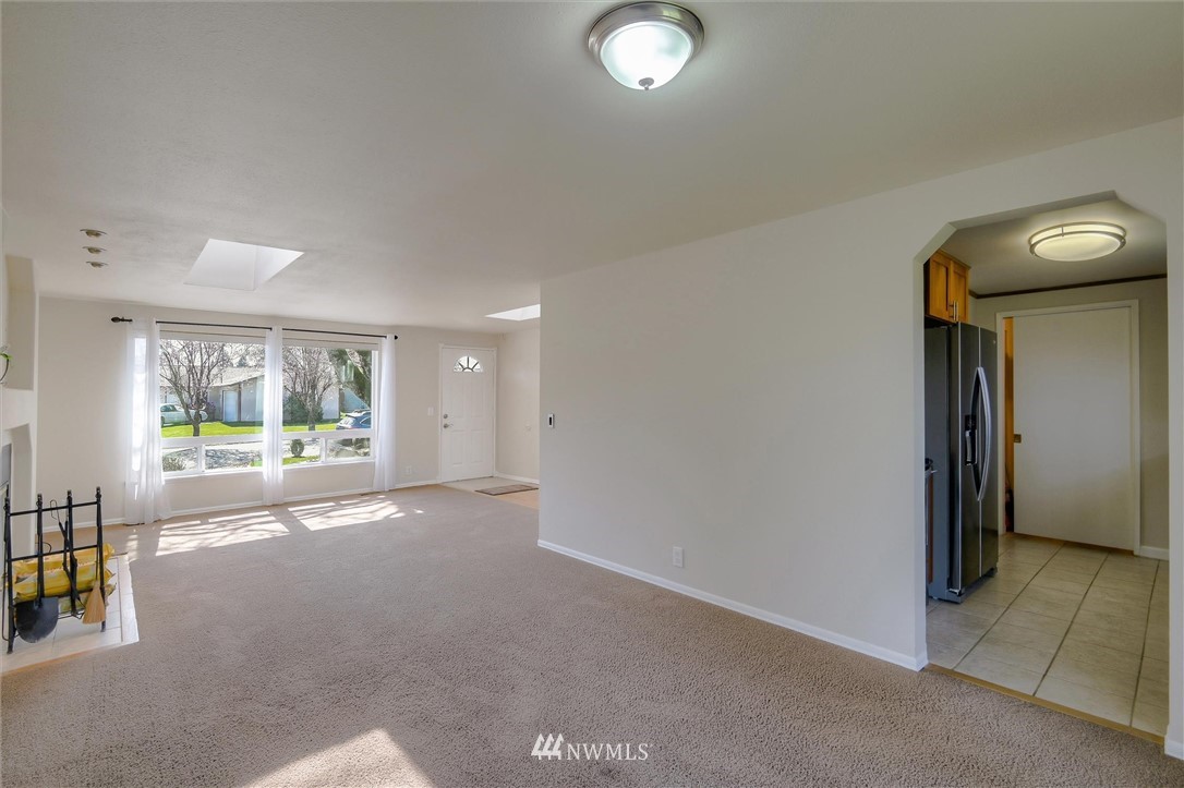 11652 Southeast 164th Street Renton, WA 98058 - Photo 9 of 27 Gallery Image 9