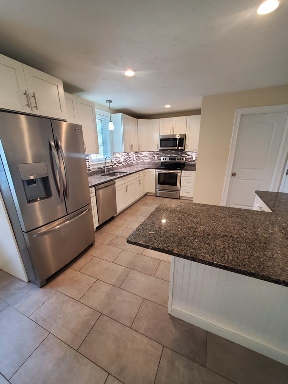 65 Kenberma Road Worcester, MA 01604 - Photo 12 of 42 Gallery Image 12