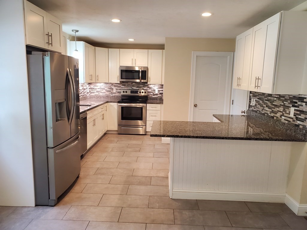 65 Kenberma Road Worcester, MA 01604 - Photo 14 of 42 Gallery Image 14