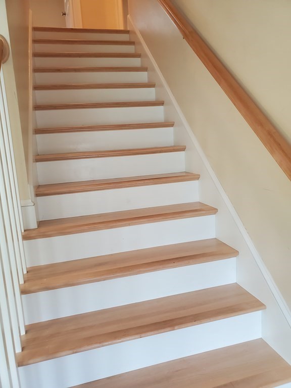 65 Kenberma Road Worcester, MA 01604 - Photo 5 of 42 Gallery Image 5