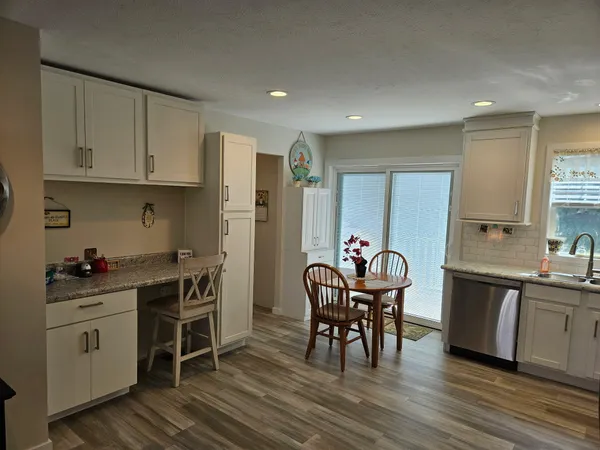 $174,900 | 6543 West Meadowlark Drive, Jenison, MI 49428