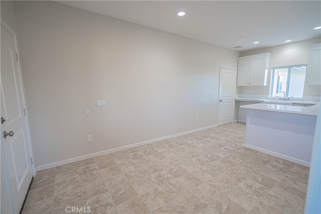 10540 Darling Road Agua Dulce, CA 91390 - Photo 17 of 56 Guest living
