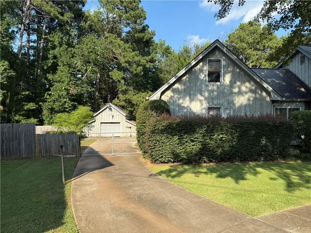 $360,000 | 958 Sweet Briar Trail Southeast, Conyers, GA 30094