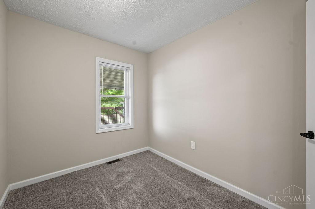 5340 Augspurger Road Hamilton, OH 45011 - Photo 16 of 48
