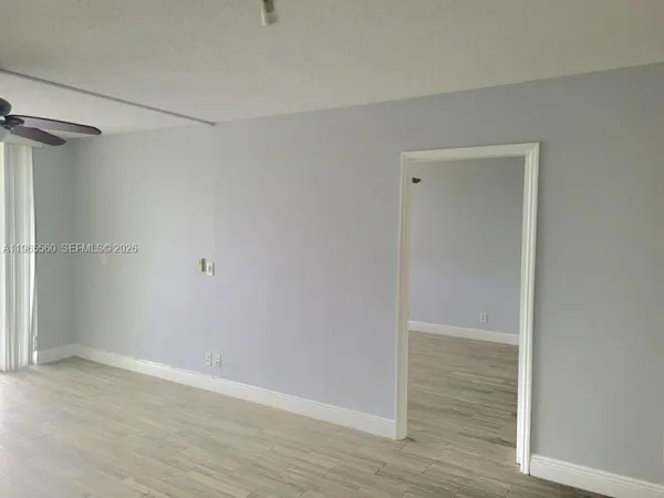 $1,800 | 9470 Poinciana Place, Unit 301, Davie, FL 33324