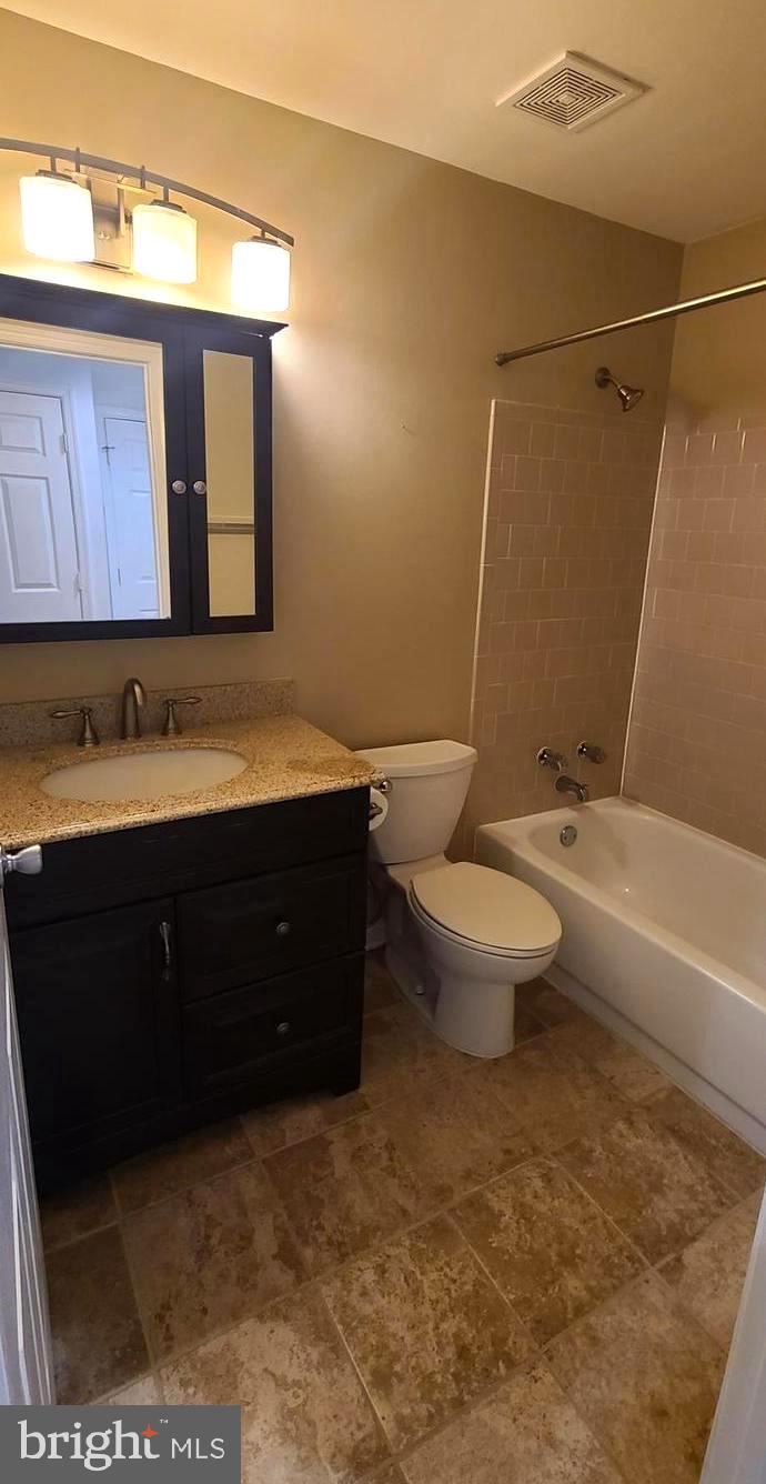 20958 Timber Ridge Terrace, Unit 201 Ashburn, VA 20147 - Photo 12 of 20 second bath