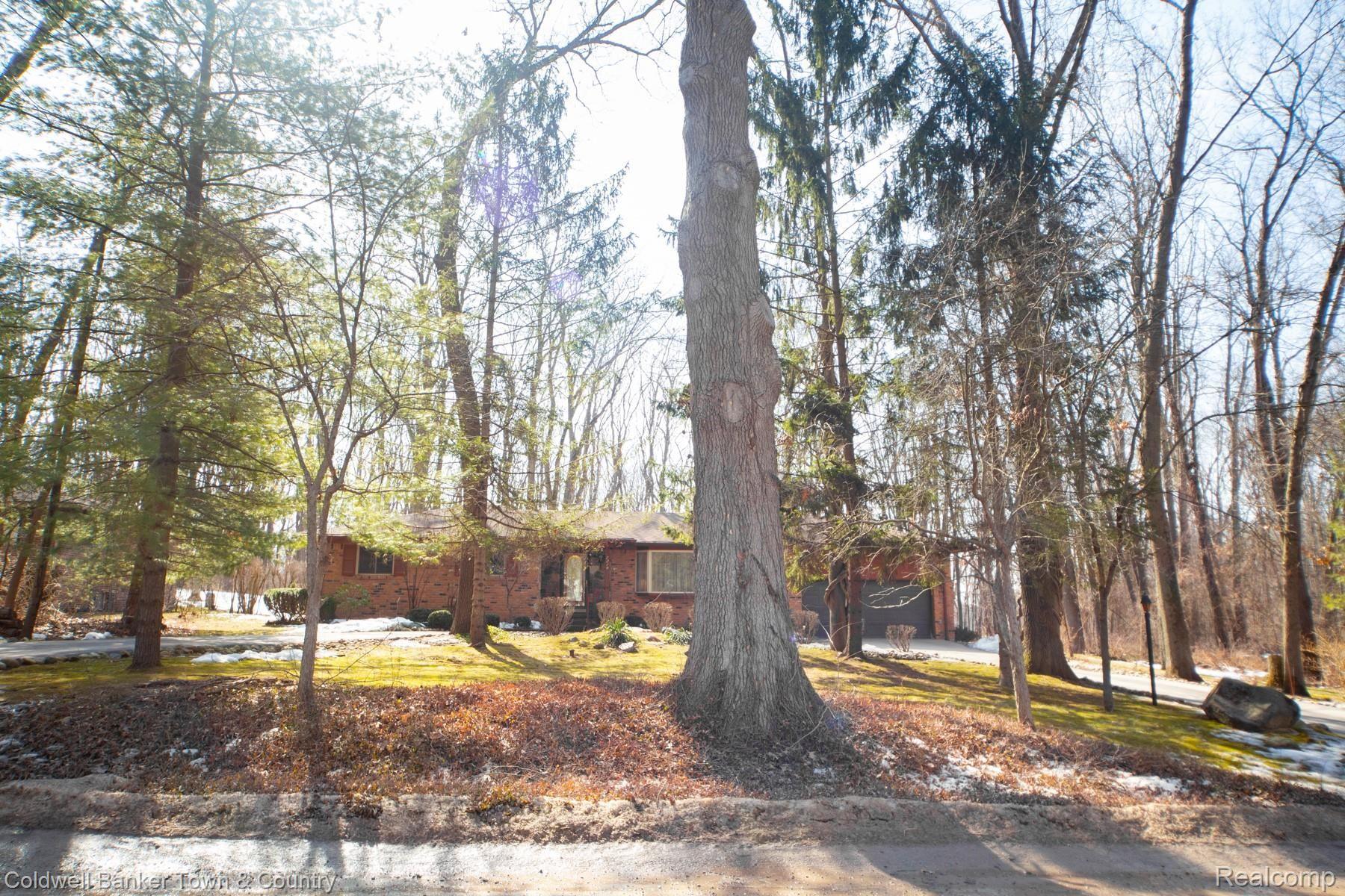 7214 Cowell Road Brighton, MI 48116 - Photo 43 of 65 IMG_0303.JPG