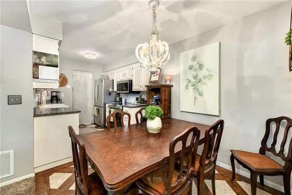 $179,900 | 12609 West 110th Terrace, Overland Park, KS 66210