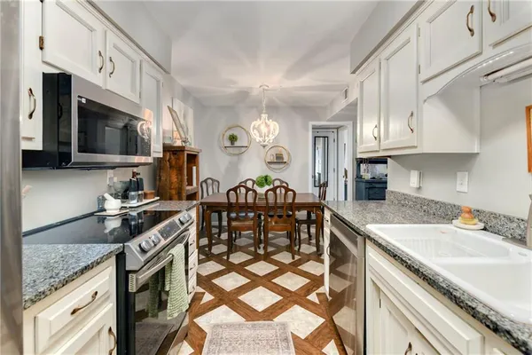 $179,900 | 12609 West 110th Terrace, Overland Park, KS 66210