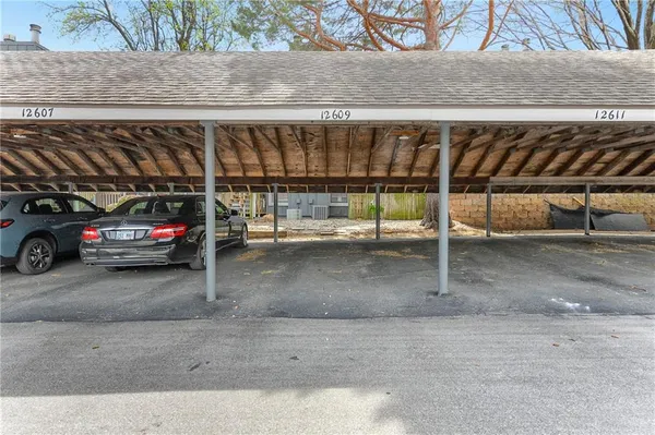 $179,900 | 12609 West 110th Terrace, Overland Park, KS 66210