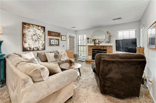 $179,900 | 12609 West 110th Terrace, Overland Park, KS 66210