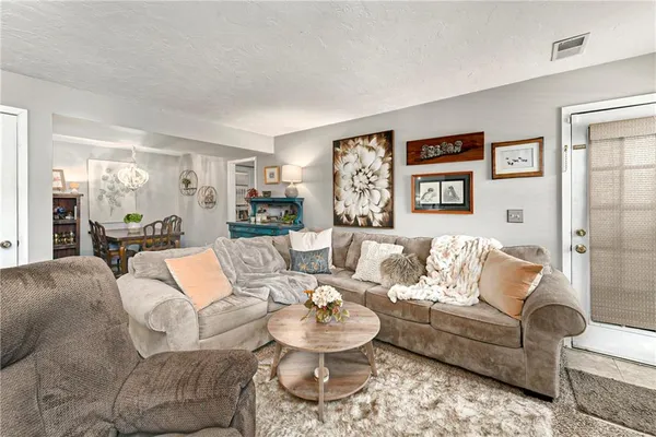 $179,900 | 12609 West 110th Terrace, Overland Park, KS 66210